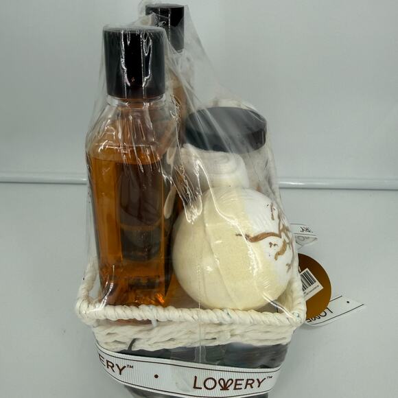 New 8 Piece Lovery Vanilla Coconut Deluxe Bath And Body Spa Set with Basket - Picture 10 of 11